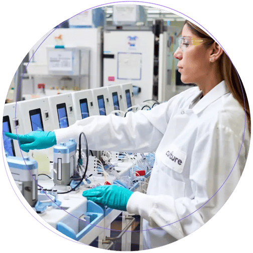 Scientist Using Stratyx 250